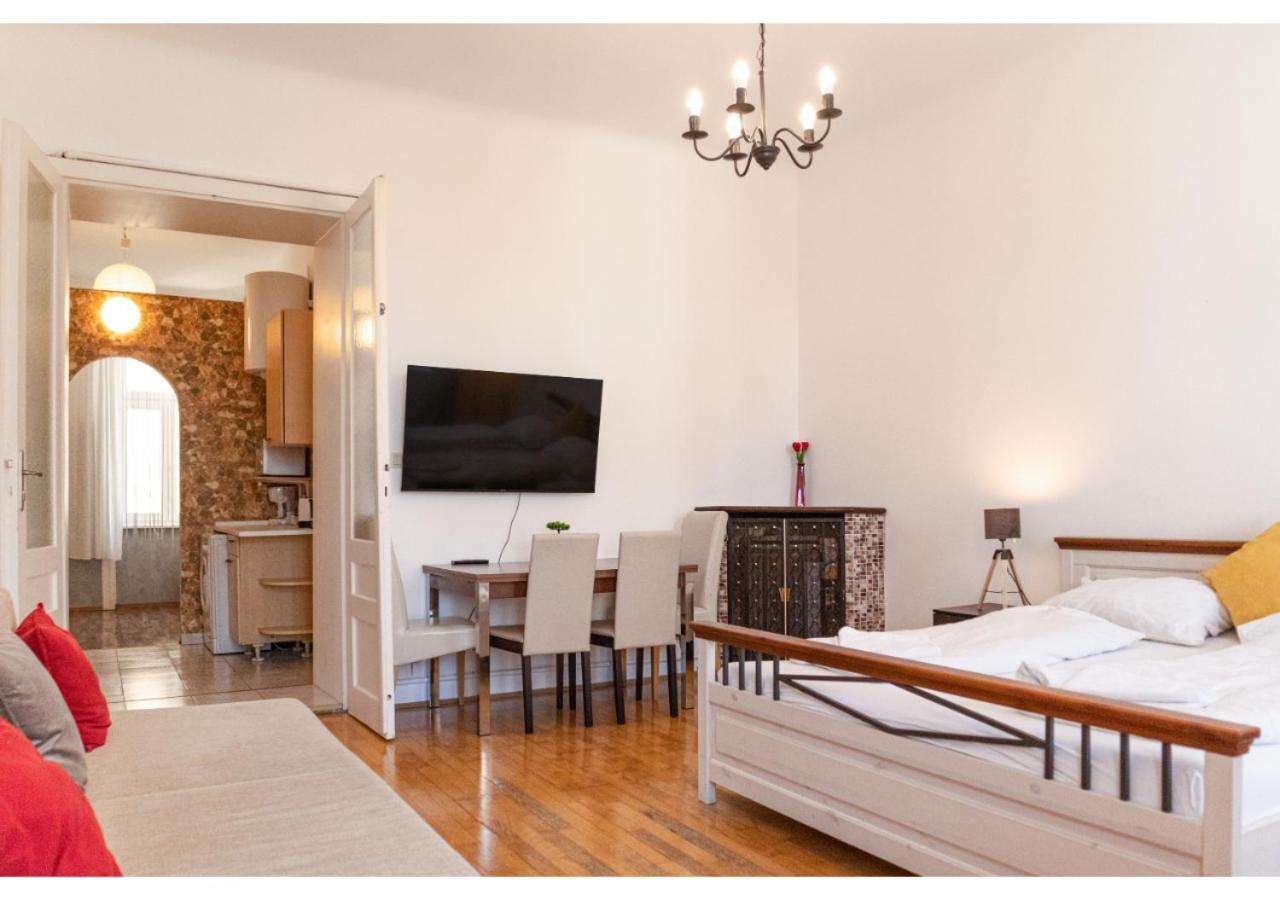 Cheerful 2Br Apartment - Suitable For Longstays Wien Eksteriør billede